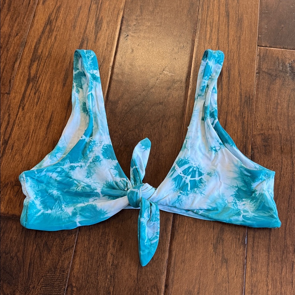 Dippin’ Daisy’s Tie dye tie front Bikini Top